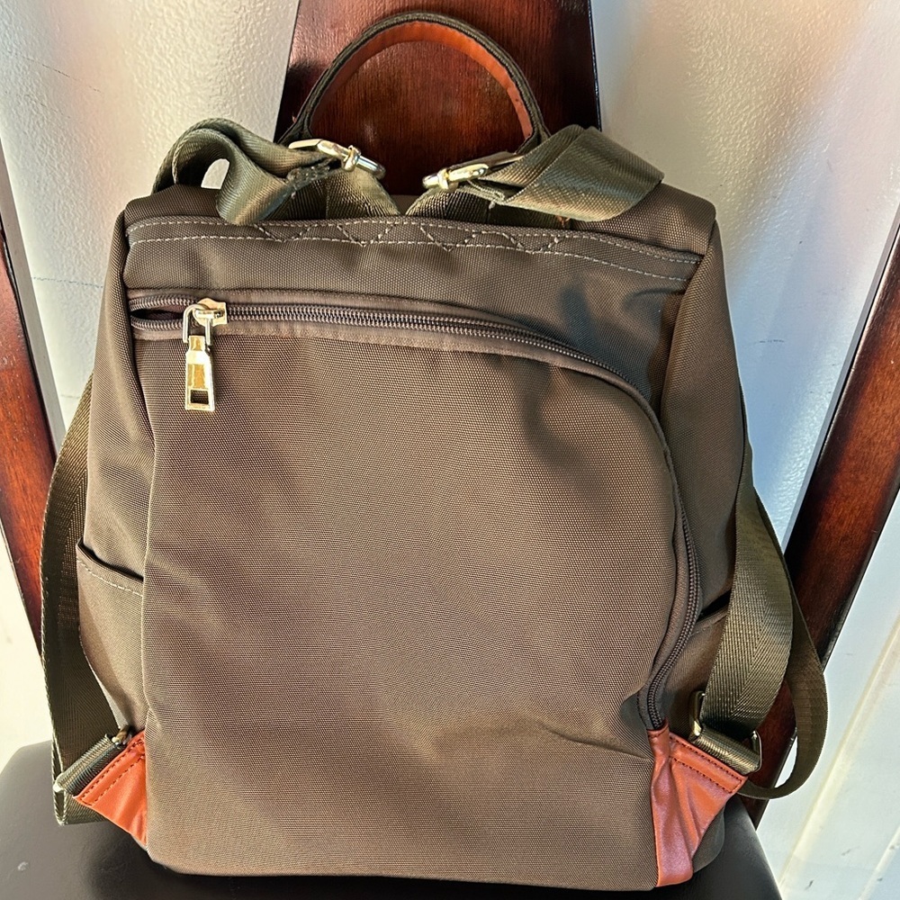 Chic Olive Backpack with Tan Details - Picture 7 of 12